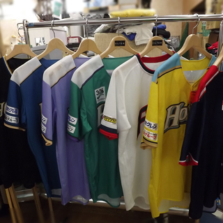 ファイターズグッズ　【買取り☆販売】　アウトレットモノハウス西岡店！