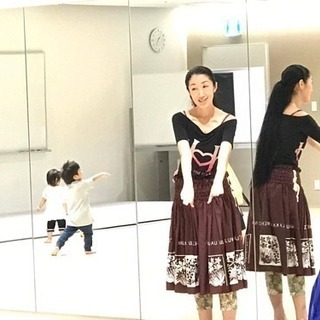 山梨基礎から学ぶ大人のフラダンス♪はじめてでも安心の少人数制レッスン！スカート貸出あり！の画像