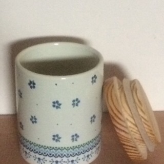木蓋つき 陶器の画像
