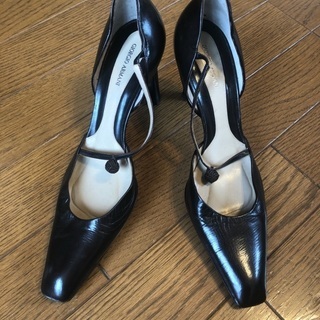 大幅値下げ！Giorgio Armani ブラックレザーパンプス...