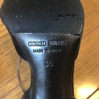 大幅値下げ！Giorgio Armani ブラックレザーパンプス　(^^♪の画像