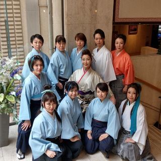 創作剣舞雲　女性限定剣舞殺陣教室 / 音楽に合わせたスピード感のある楽しい殺陣で健康、フィットネス、ストレス発散一挙に解消！女子ばかりなので心置きなく動けます！遠征舞台出演もあって盛り上がりますよ（笑）お気軽に体験にいらしてください。の画像