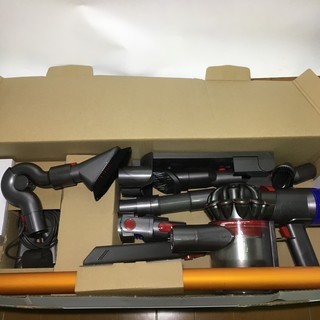 中古品・美品　ダイソン・dyson ☆SV11 コードレスクリーナー【SV11 / v7・Fluffy】　川口市