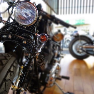 バイクで訪ねる『外車ディーラー探訪』