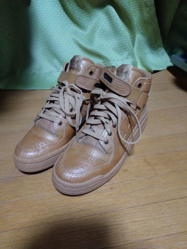 スニーカー adidas