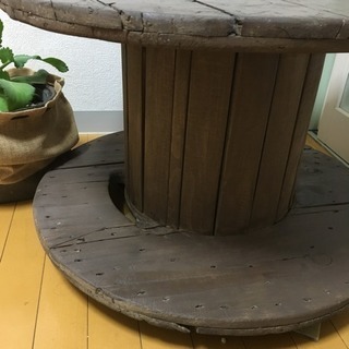 電線ドラムテーブルの画像