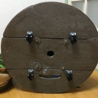 電線ドラムテーブルの画像