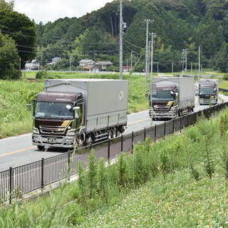 大型トラックドライバー ★未経験可★免許取得費用は全額支給！の画像