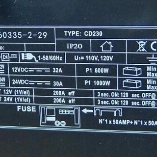 バッテリーチャージャー 充電器の画像