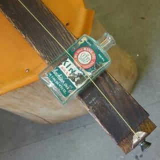 廃材の小振りなDiddleyBow。の画像