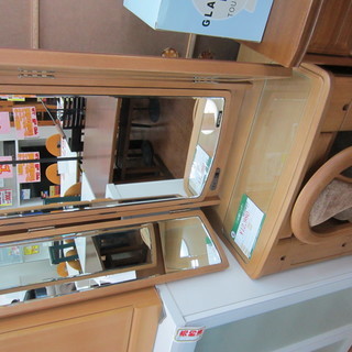 大塚　ドレッサー　椅子付きの画像