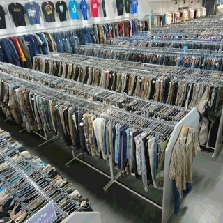 古着屋 西海岸 唐津店 スタッフ(準社員)急募! ☆未経験者大歓迎☆の画像