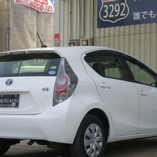 どなたでもクルマがローンで買えます！　　くるまのミツクニ東京足立店祝２周年！！　「Ｗ紹介キャンペーン」「下取りキャンペーン」実施中♪♪　【アクア】　の画像