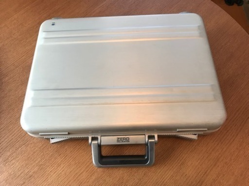 ゼロハリアタッシュケース 7000円