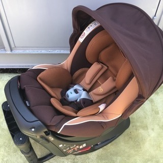 大人気商品！エールベベ☆チャイルドシート☆クルットNT2 プラウド☆シナモンブラウン☆ALB871☆清掃済み♫