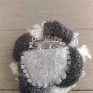 【ハンドメイド】ブローチ2個セットの画像