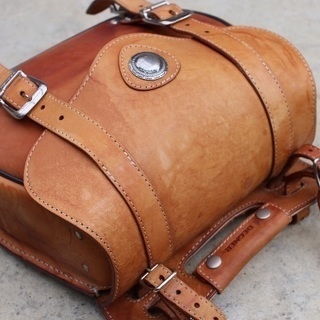 レザーサドルバッグ/LEATHER SADDLEBAG（タン）