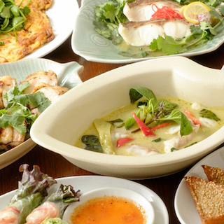 石臼を使って材料を仕込み！本物のタイ料理を学べるキッチン♪スパイスや調味料を格安購入可能◎の画像