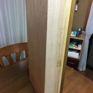 ガラス戸収納棚 (新品)の画像