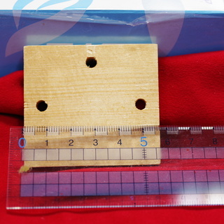特注品の木札　57㎜×52㎜　厚さ６㎜　Φ５㎜穴３箇所　多数ございます