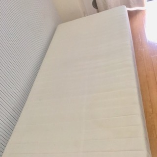ベッドの画像