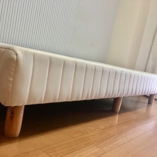 ベッドの画像