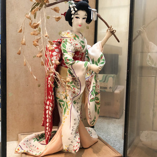 値下げしました 日本人形他ガラスケース入り4つまとめてセットの画像