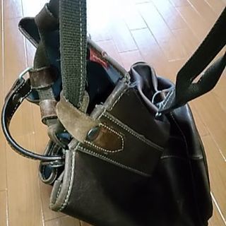 肩掛けカバンの画像