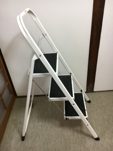 【踏み台・脚立】折り畳み式・階段式・３段
