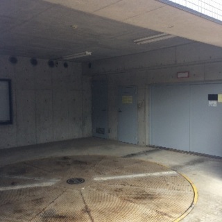 駐車場メンテナンス現場スタッフ