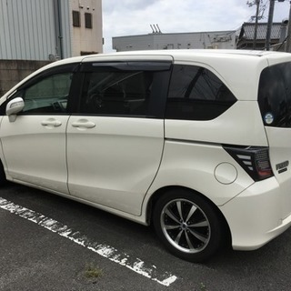 【商談中】ホンダフリード 中古カスタム車両 GB3