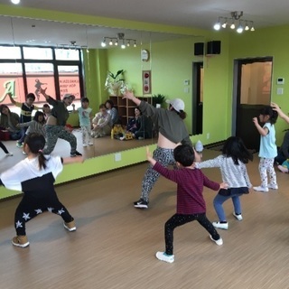船橋市三山に総合ダンススタジオ！Dance&Fitness  Studio MDA   ダンスやヨガも出来て、キッズから大人、ママ達も楽しく体を動かしましょう☆生徒大募集中！！インストラクター募集中！！の画像