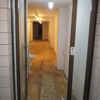 ♨の街・別府市やよい商店街アーケード内のマキビル・賃料交渉も可🏢1階とご相談ください（´-`）.｡oO - 賃貸（マンション/一戸建て）