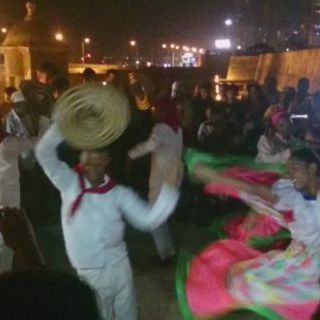 English,Spanish,etc
