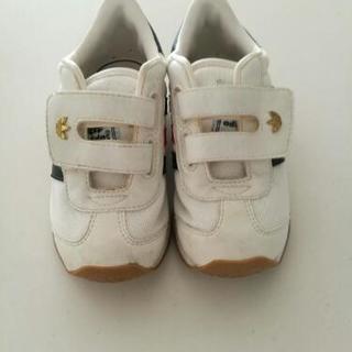 アディダス　子ども用靴の画像