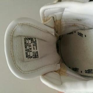 アディダス　子ども用靴の画像