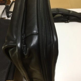 再再値下げしました。美品 TUMI レザー96121D4： Small Expandable Computer Brief （Napa Leather）