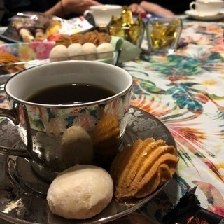コーヒーと本を片手に朝活📖