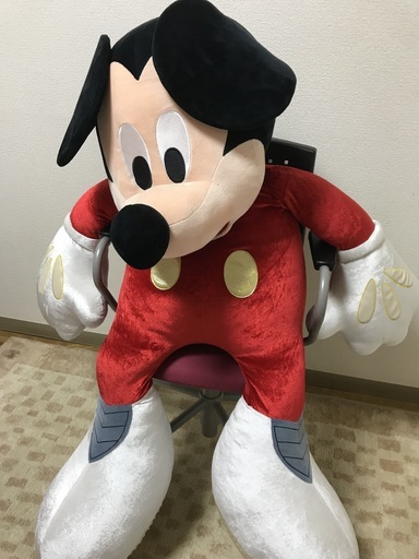 特大ミッキ－マウスのぬいぐるみ