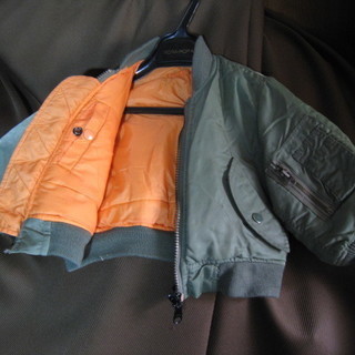 ベビー用のＭＡ-1です首から腰まで実測33ｃｍ サイズは４の画像