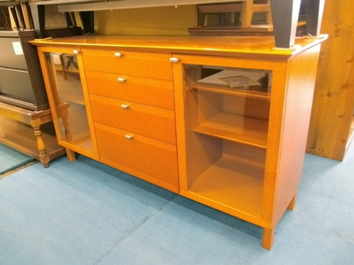 札幌 サイドボード キャビネット 収納家具 茶系 カットガラス 本郷通店