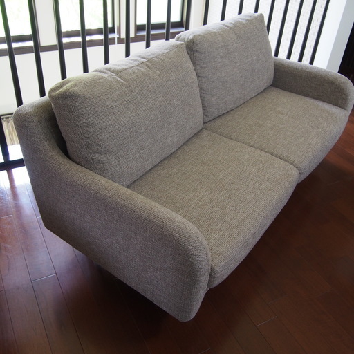 2人掛けソファ（大塚家具のオリジナル商品）