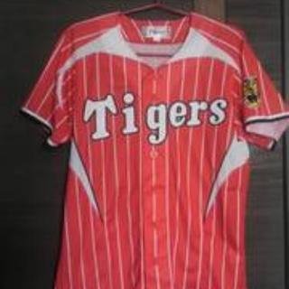 阪神タイガースの赤いユニフォームを探しています (さと) 富田の