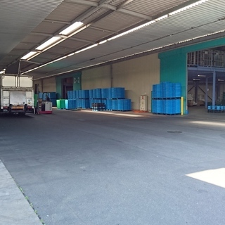 子育て主婦多数活躍！物流センター内での出荷作業　リーチリフトのリ...