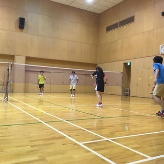 仕事帰りにバドミントンしたい方いませんか？【試合出来る方の3部以上の男性女性】 - スポーツ