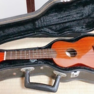 Aria　ウクレレ　AU-120　ハードケース付　中古美品です。の画像