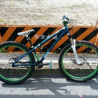 マウンテンバイク DMR ダートジャンプ ストリート使用
