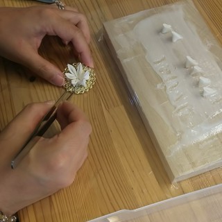 二十歳の忘れられない思い出作り　江戸つまみ細工で作る晴れ着のかんざし　『牡丹』の画像