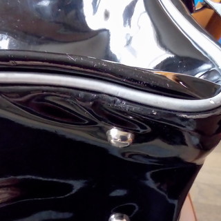 ★　IGNO エナメルバッグ大きめ　訳アリ★の画像