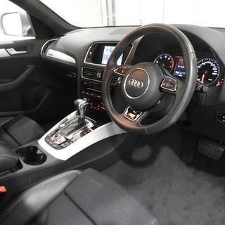 アウディ Q5 2.0TFSI ＳＵＶ クワトロ Sラインパッケージ 4WD S-line サンルーフ Bang&Olufsen リアカメラ （キュベシルバー） の画像